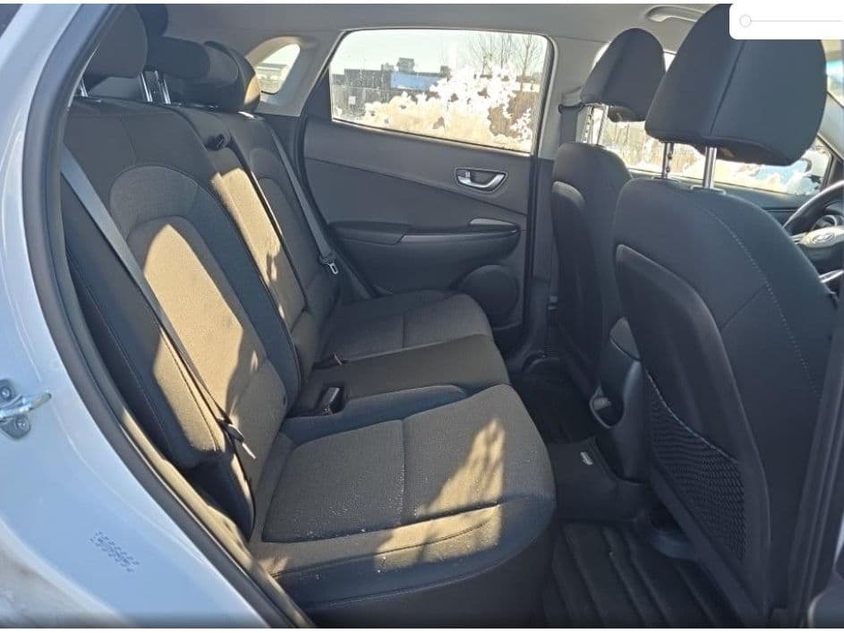 2023 Hyundai Kona EV view 3