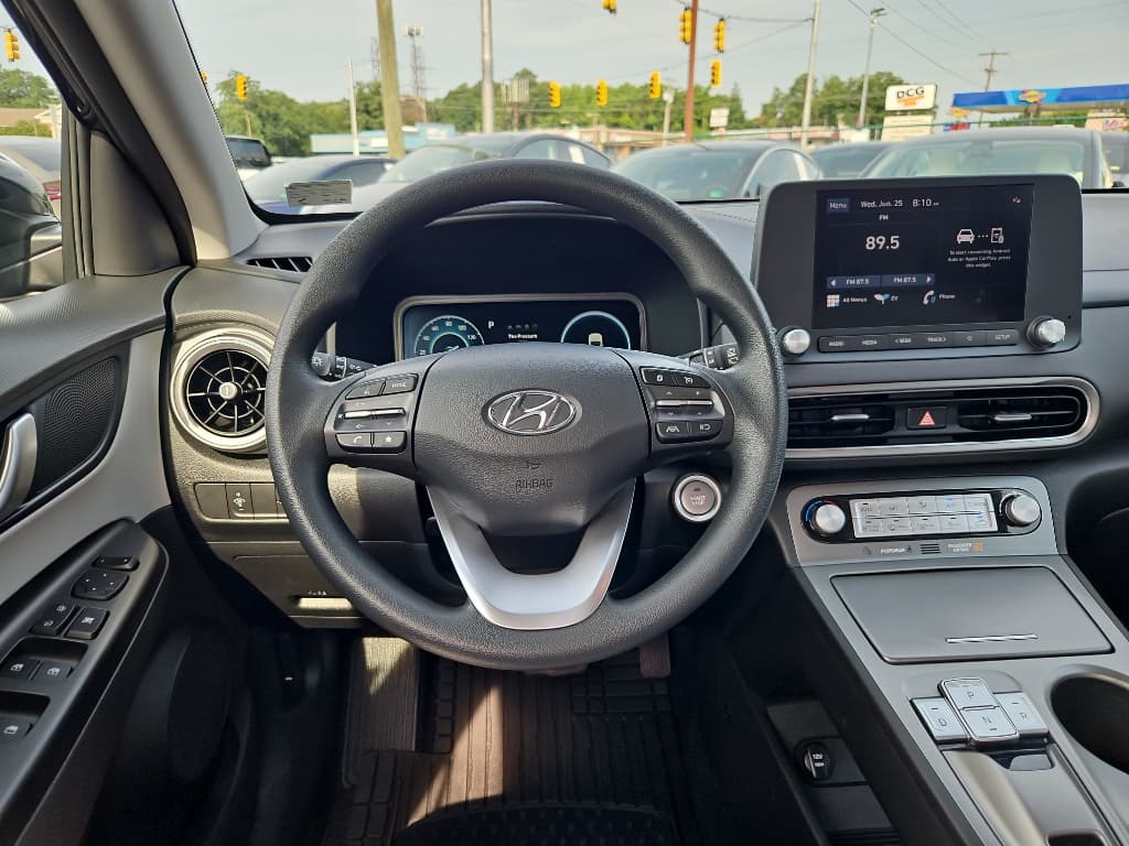 2023 Hyundai Kona EV view 8