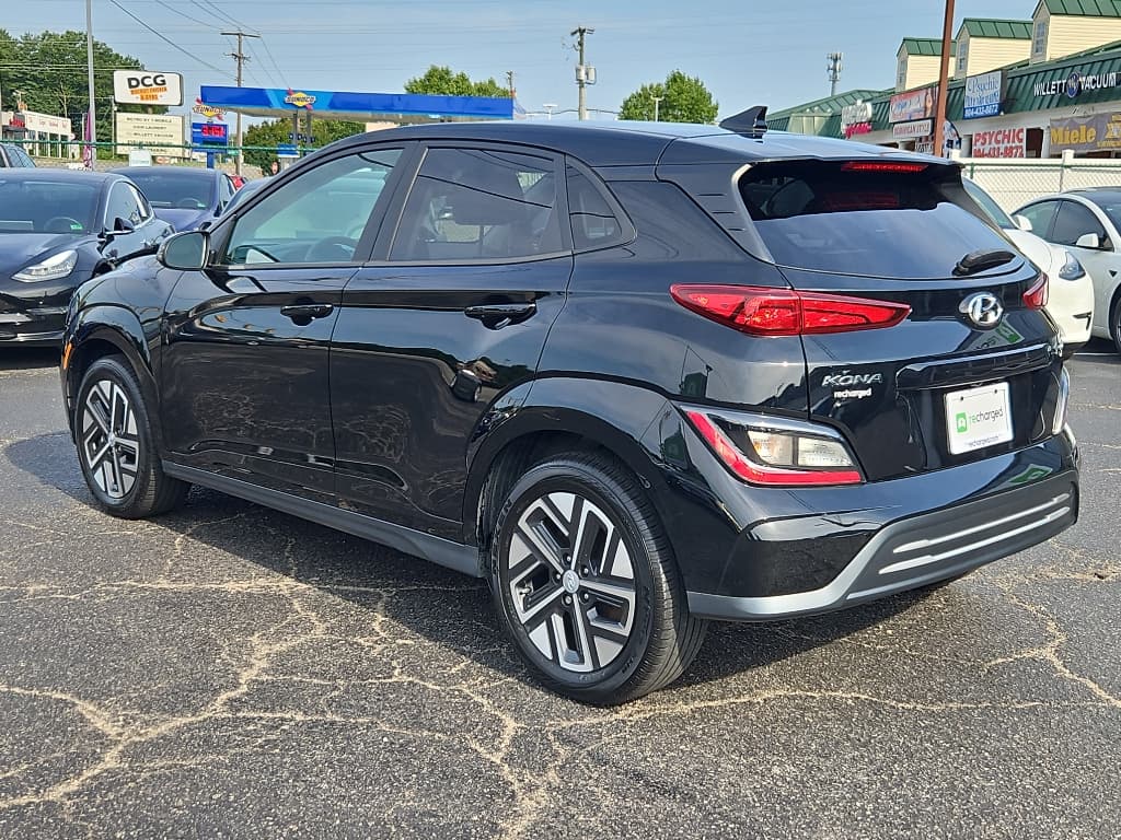 2023 Hyundai Kona EV view 2