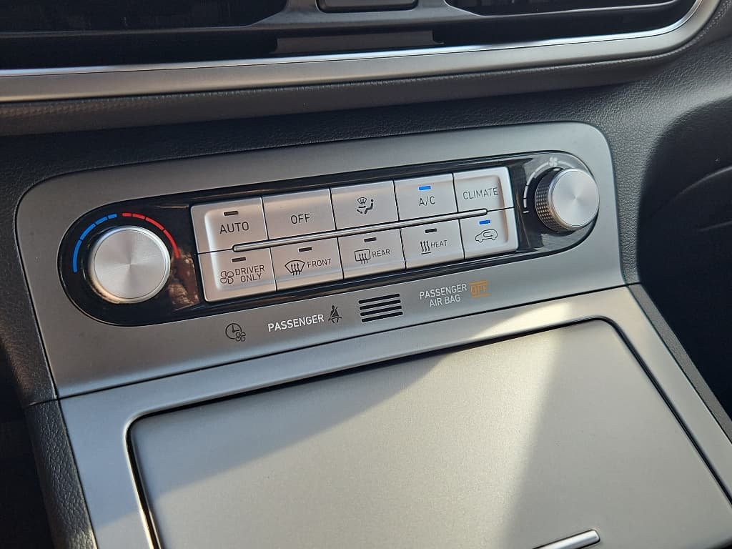 2023 Hyundai Kona EV view 16