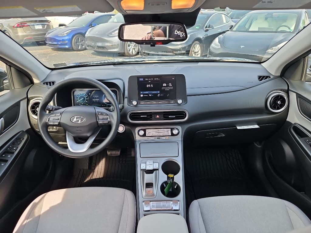 2023 Hyundai Kona EV view 17