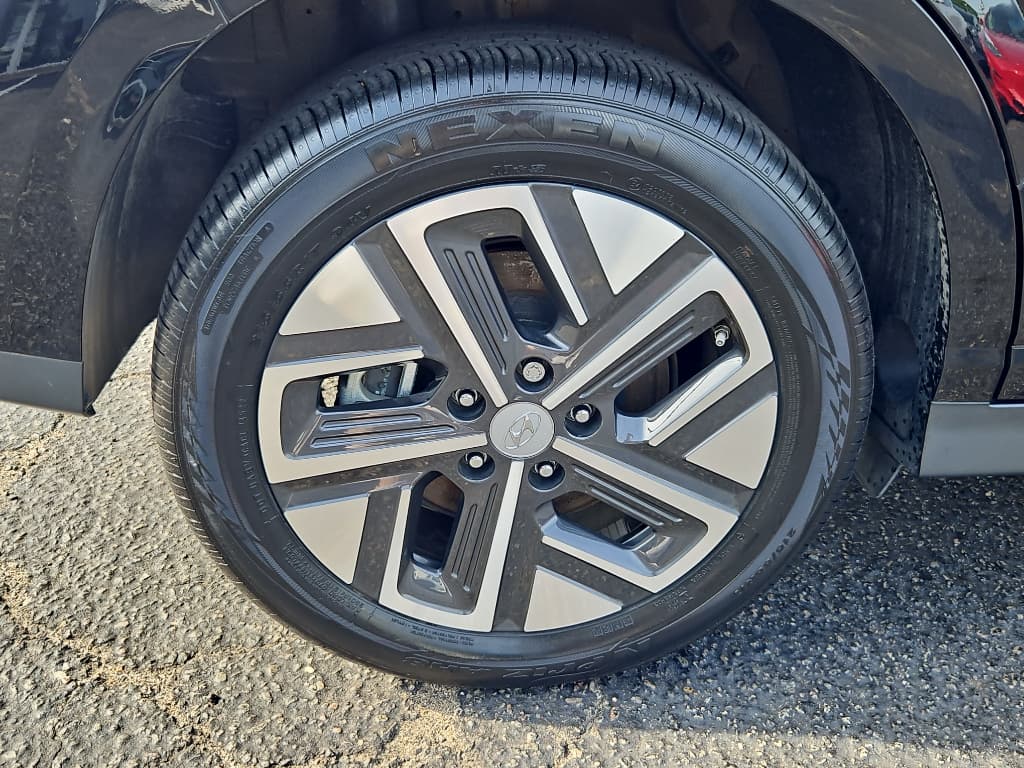 2023 Hyundai Kona EV view 31