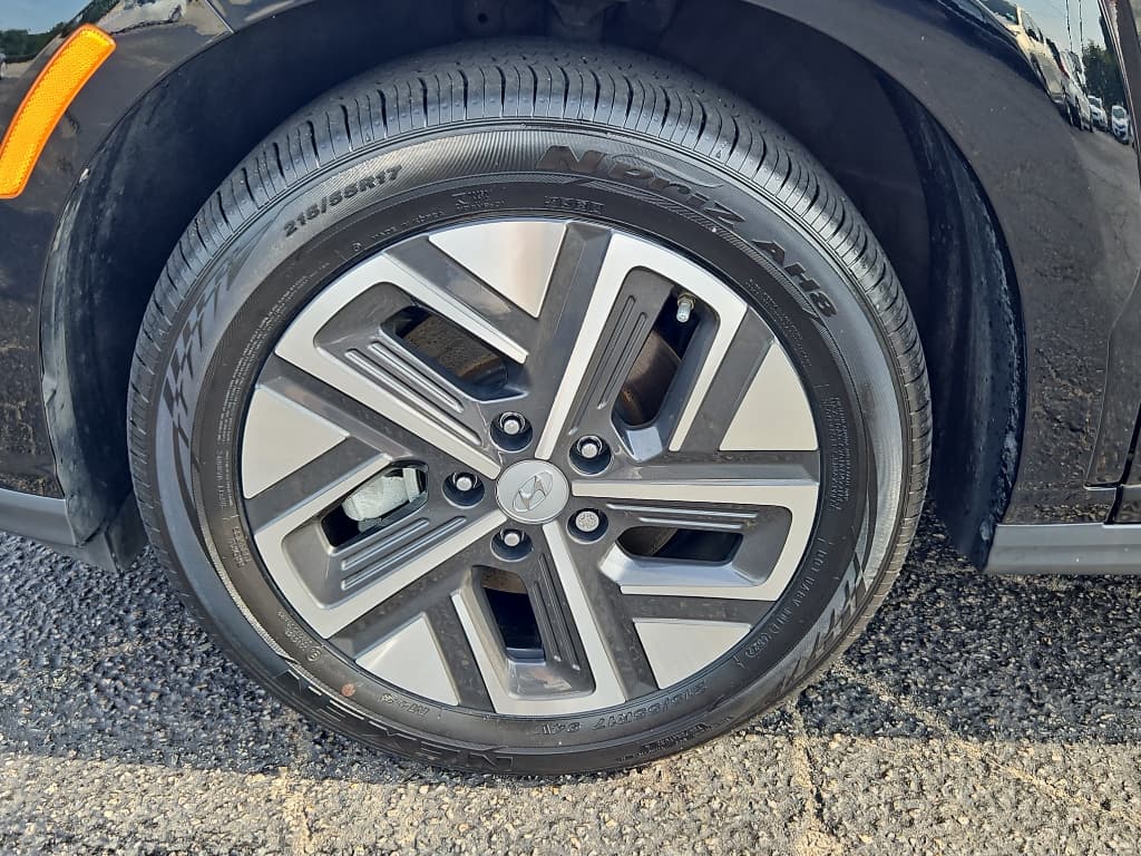 2023 Hyundai Kona EV view 27