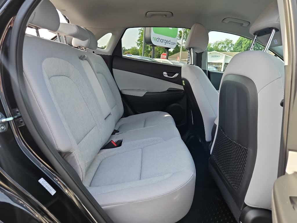 2023 Hyundai Kona EV view 23