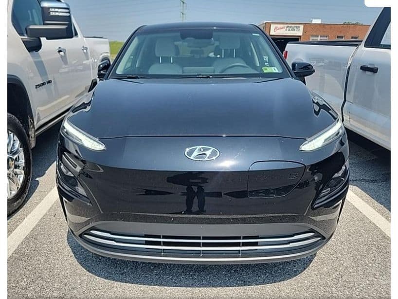 2023 Hyundai Kona EV view 3