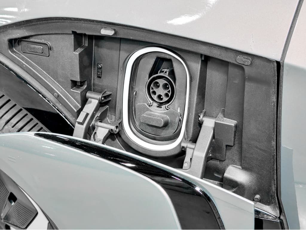 2024 Chevrolet Blazer EV view 5