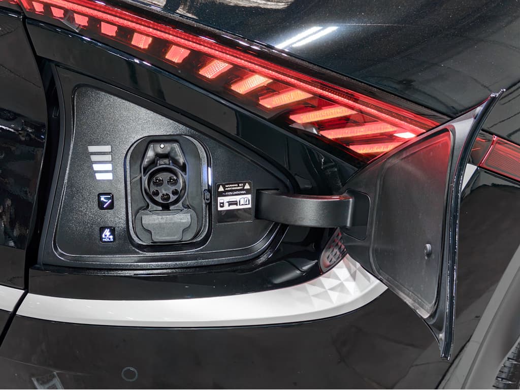 2024 Kia EV6 view 5