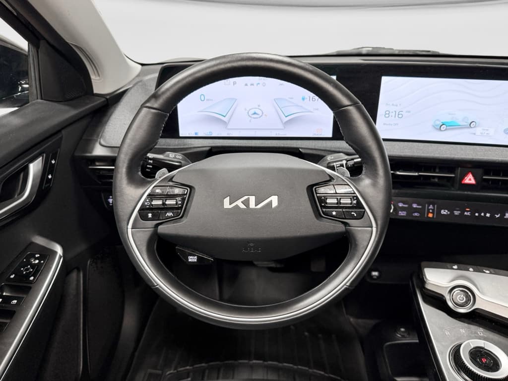 2024 Kia EV6 view 8