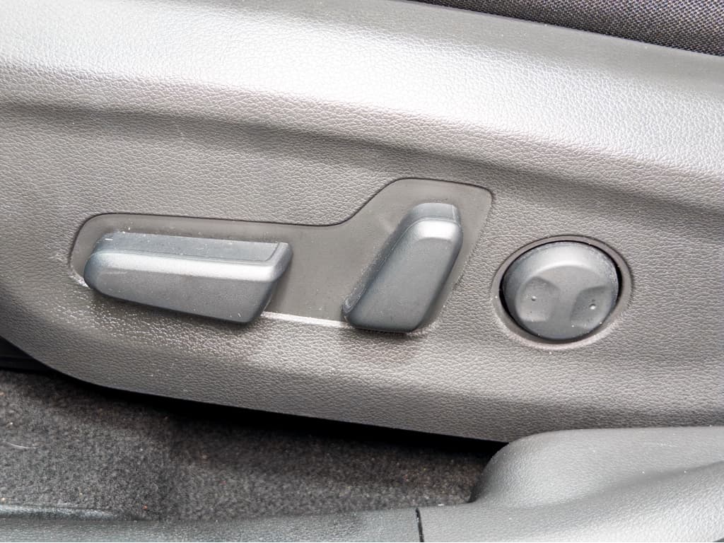 2023 Hyundai Kona EV view 7