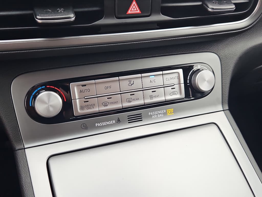 2023 Hyundai Kona EV view 14