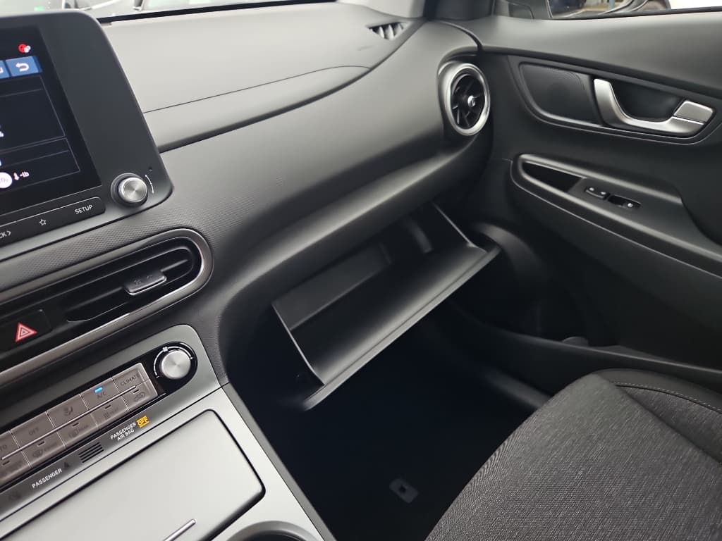 2023 Hyundai Kona EV view 18
