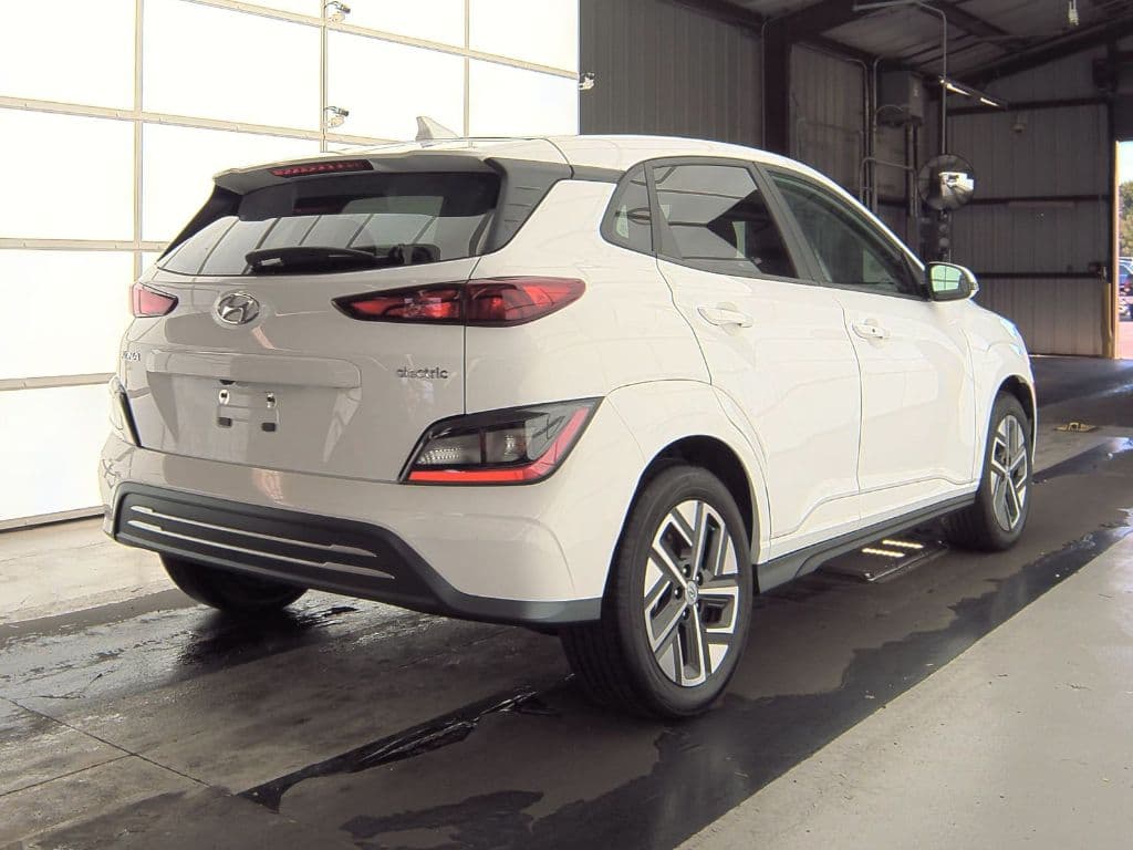 2023 Hyundai Kona EV view 4