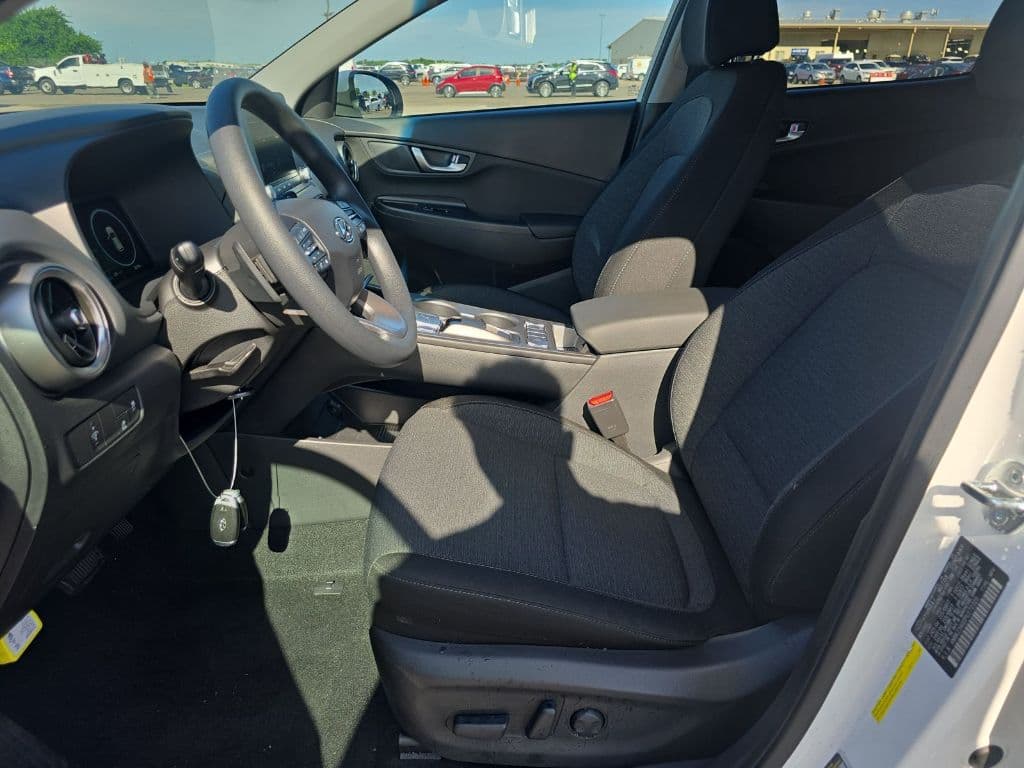 2023 Hyundai Kona EV view 7
