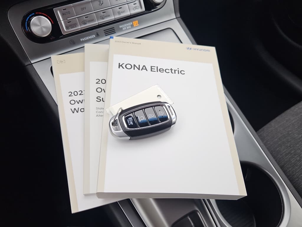 2023 Hyundai Kona EV view 19