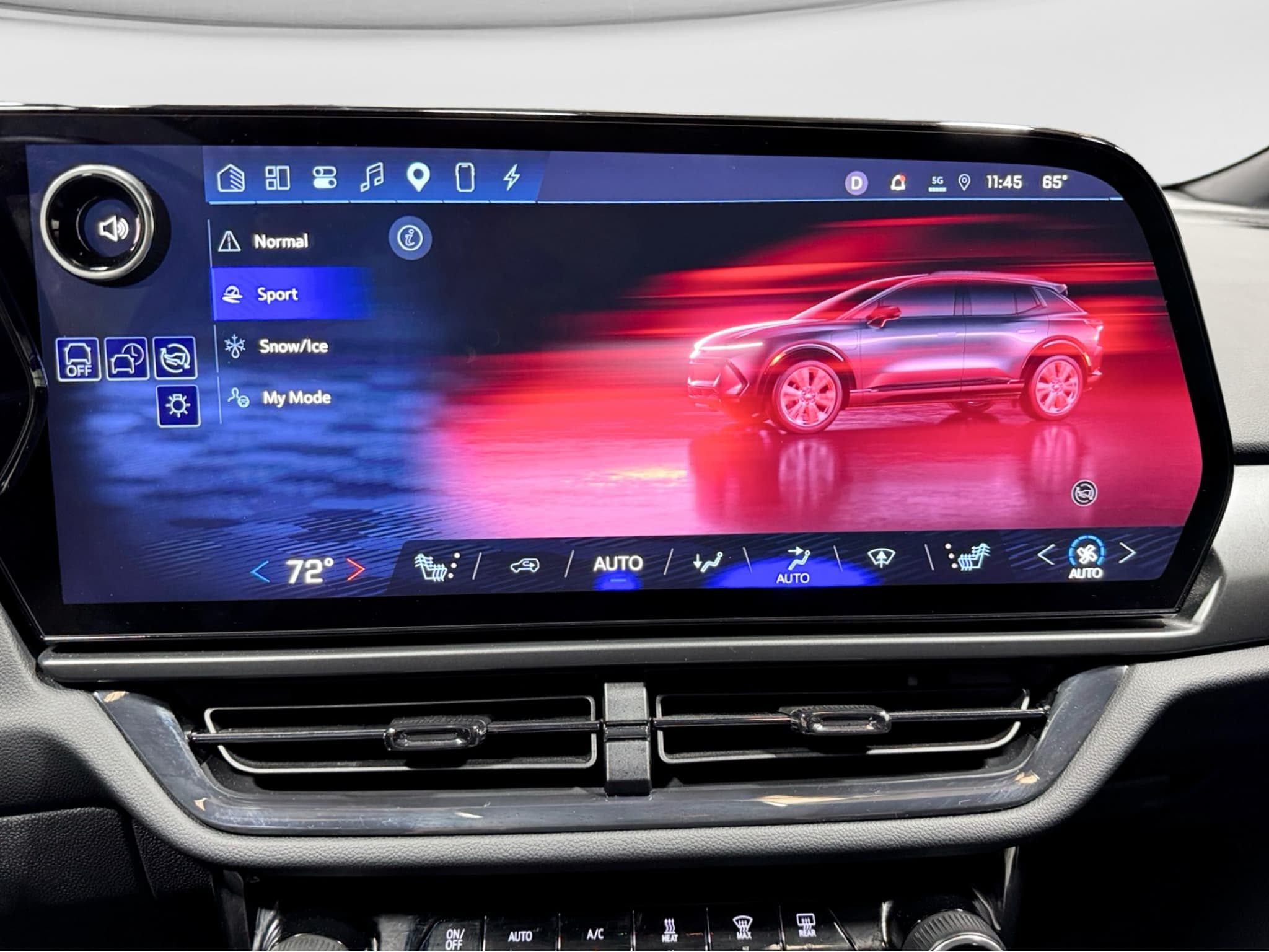 2025 Chevrolet Equinox EV view 13