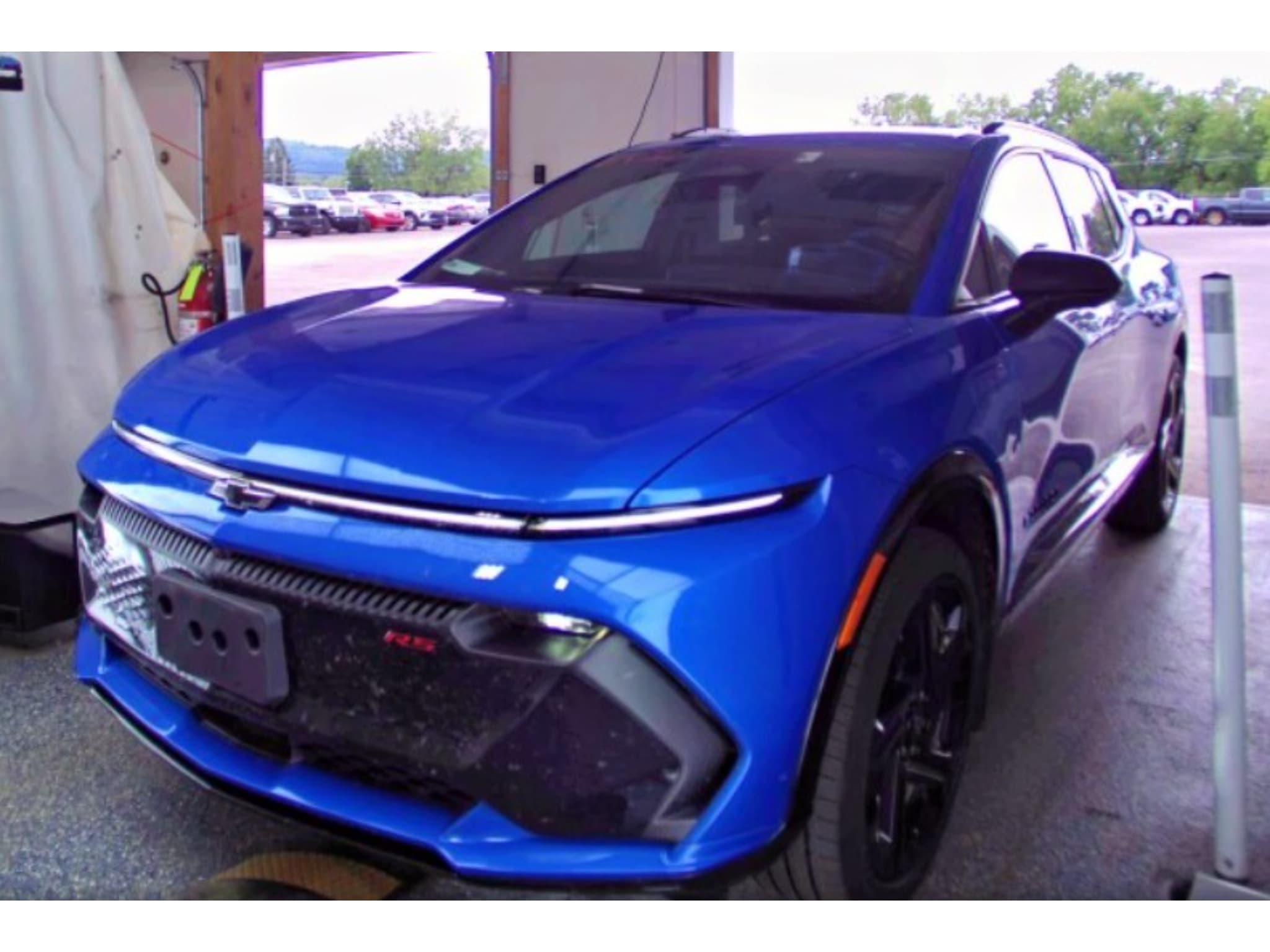 2025 Chevrolet Equinox EV view 1