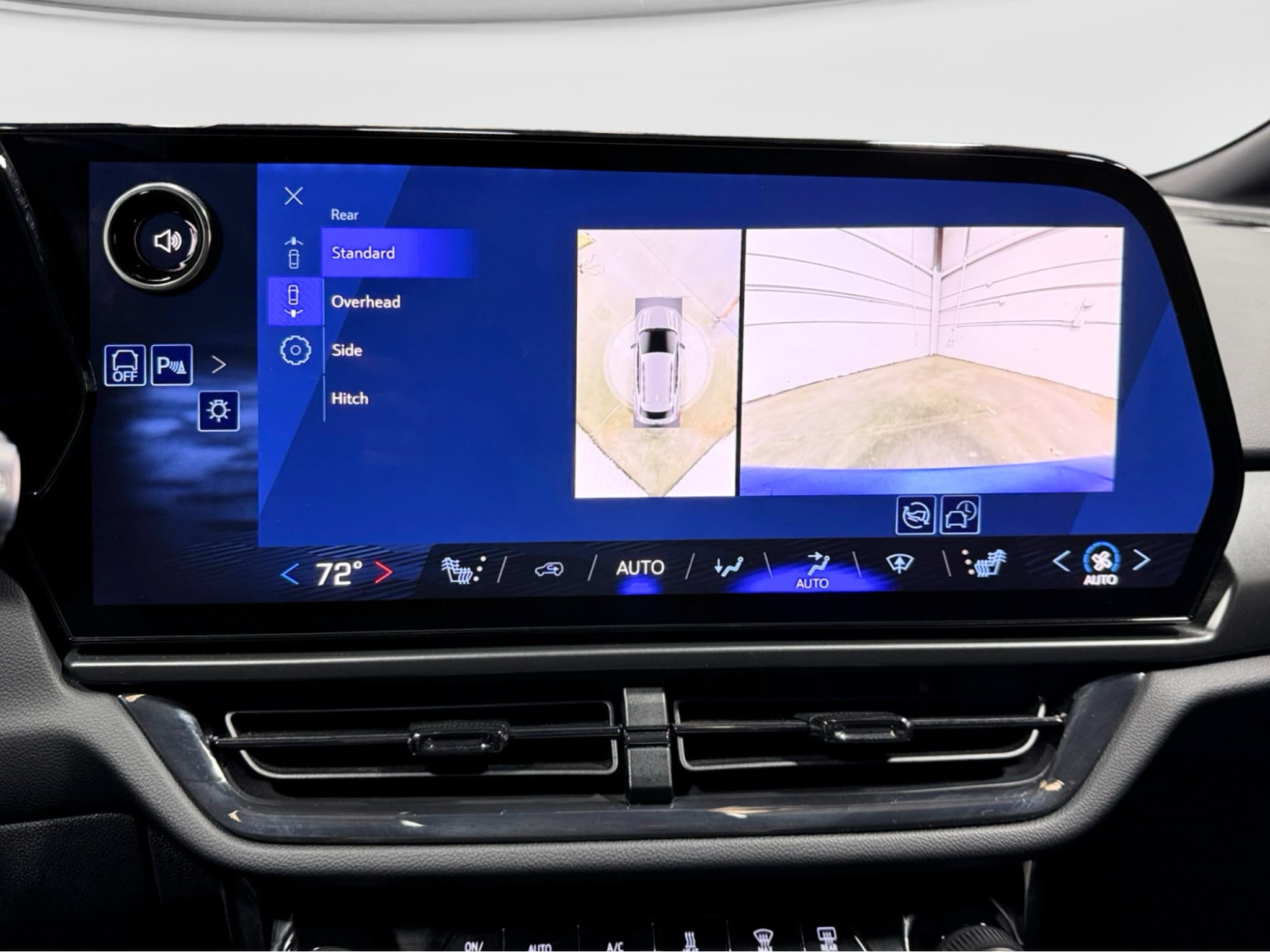 2025 Chevrolet Equinox EV view 15