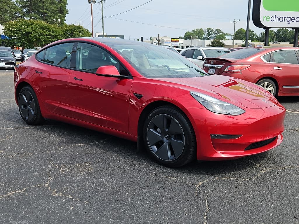 2022 Tesla Model 3 view 4