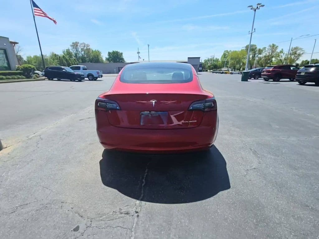2022 Tesla Model 3 view 3
