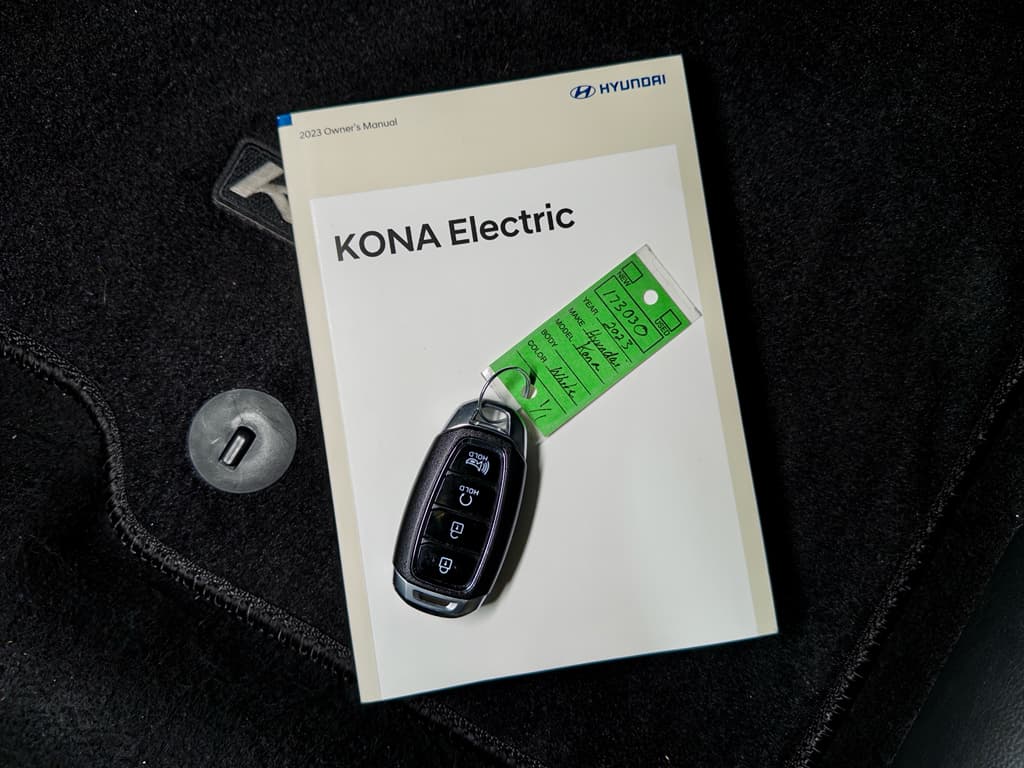 2023 Hyundai Kona EV view 23