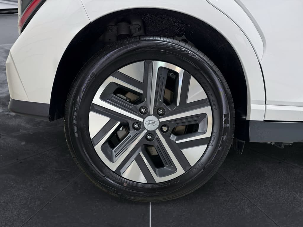 2023 Hyundai Kona EV view 35