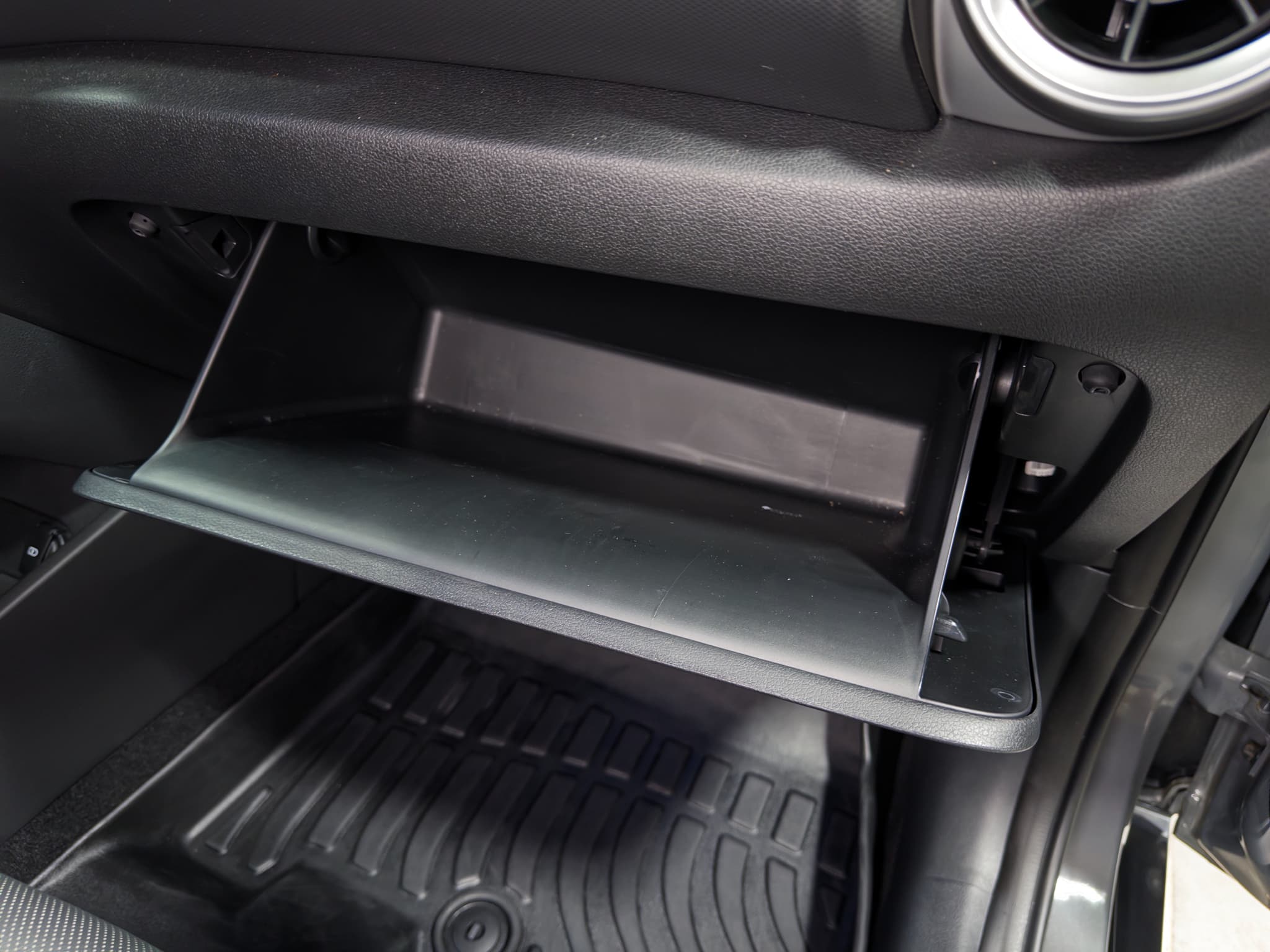 2023 Hyundai Kona EV view 20