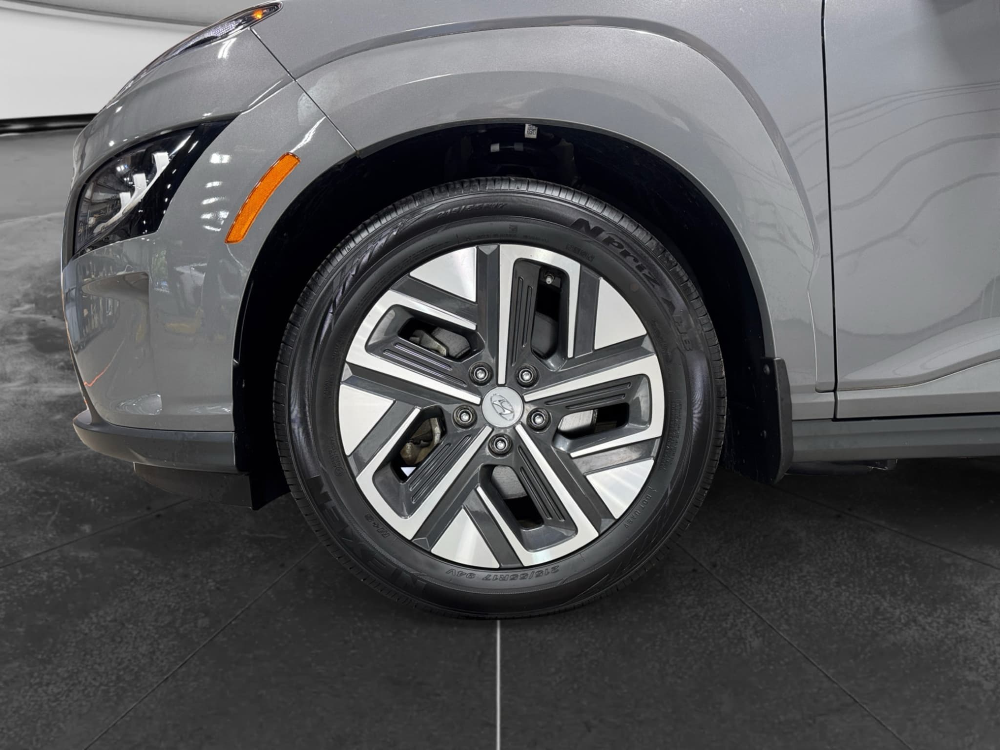 2023 Hyundai Kona EV view 29