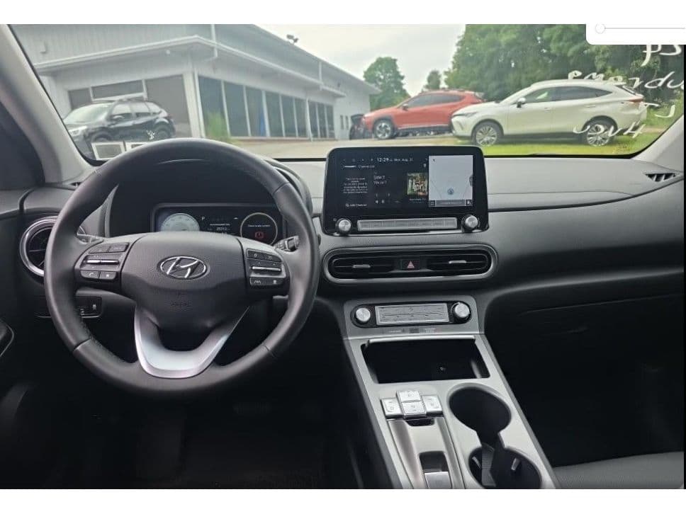 2023 Hyundai Kona EV view 5