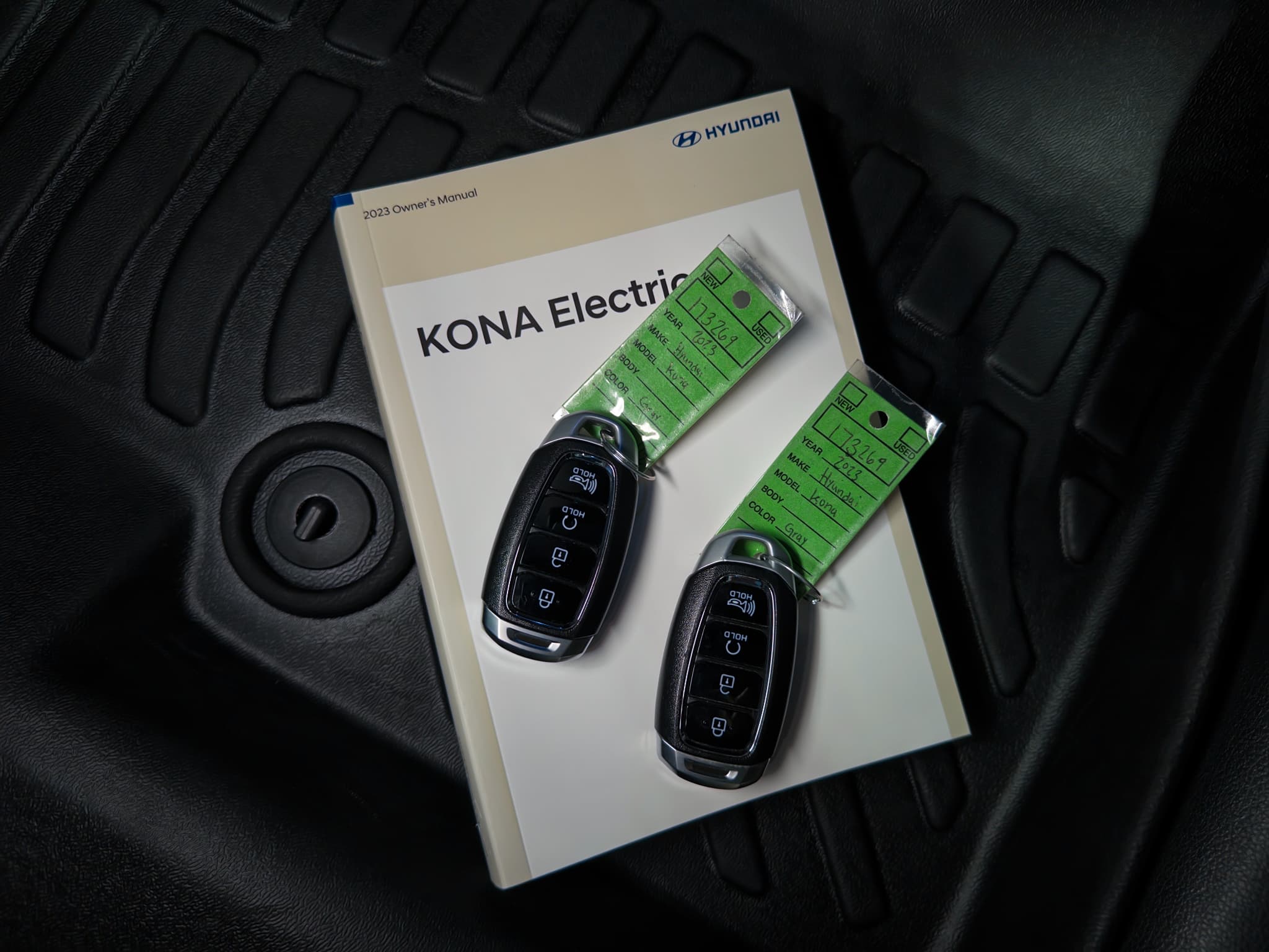 2023 Hyundai Kona EV view 23