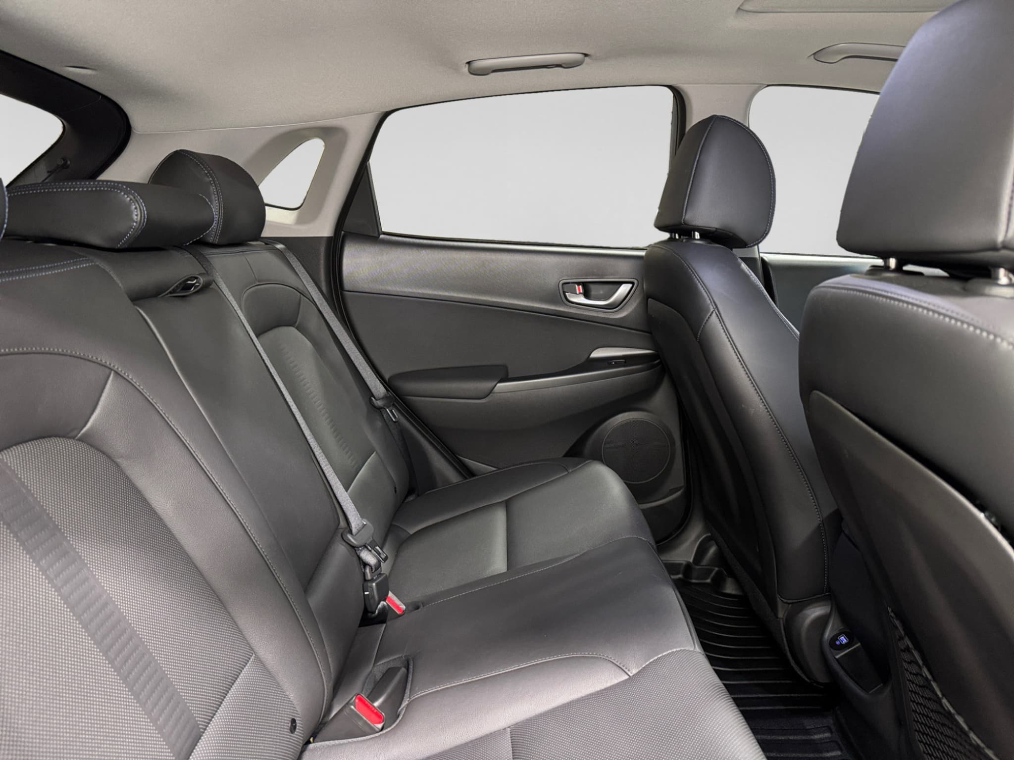 2023 Hyundai Kona EV view 22