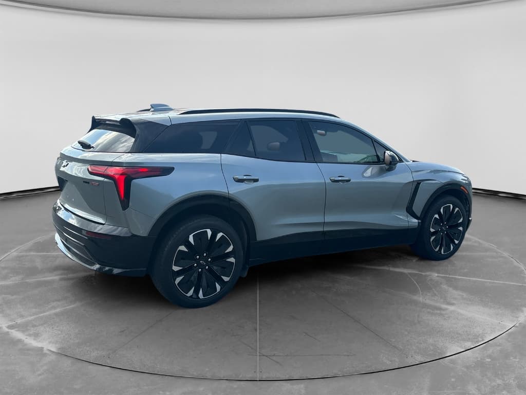 2024 Chevrolet Blazer EV view 4