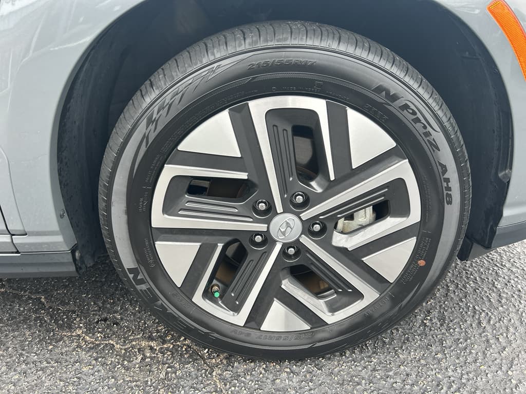 2023 Hyundai Kona EV view 26