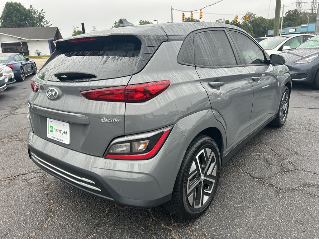 2023 Hyundai Kona EV view 3