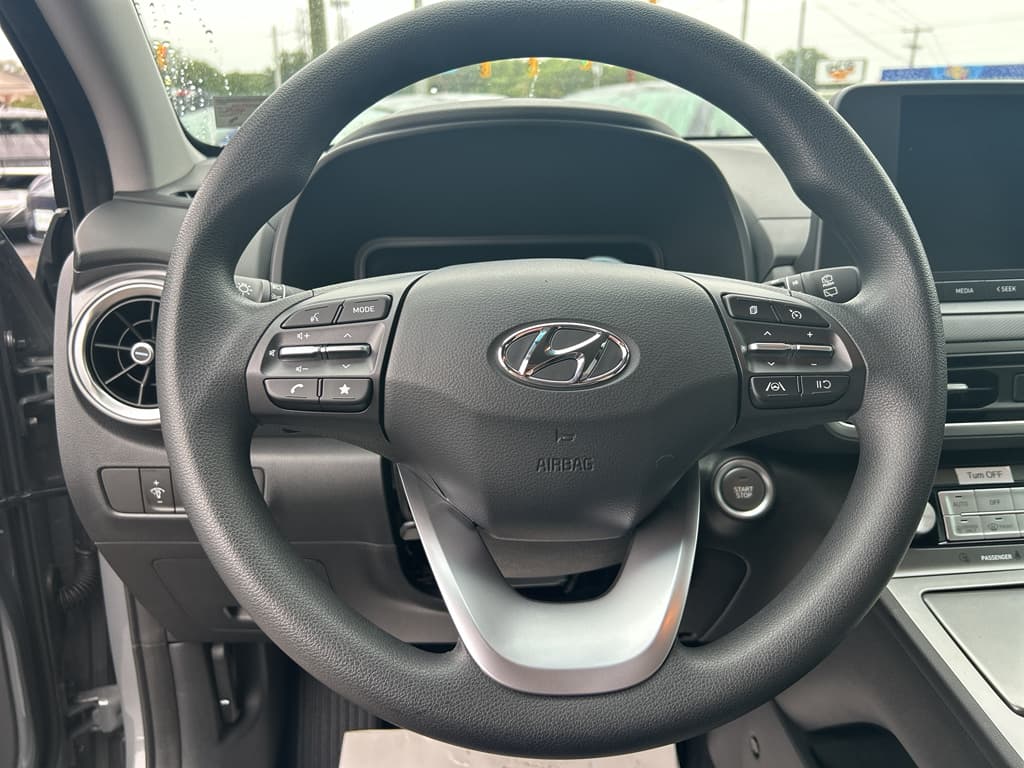 2023 Hyundai Kona EV view 8