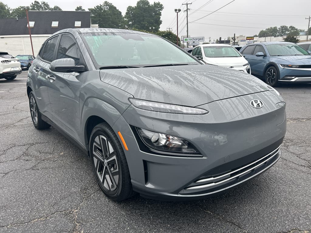 2023 Hyundai Kona EV view 4