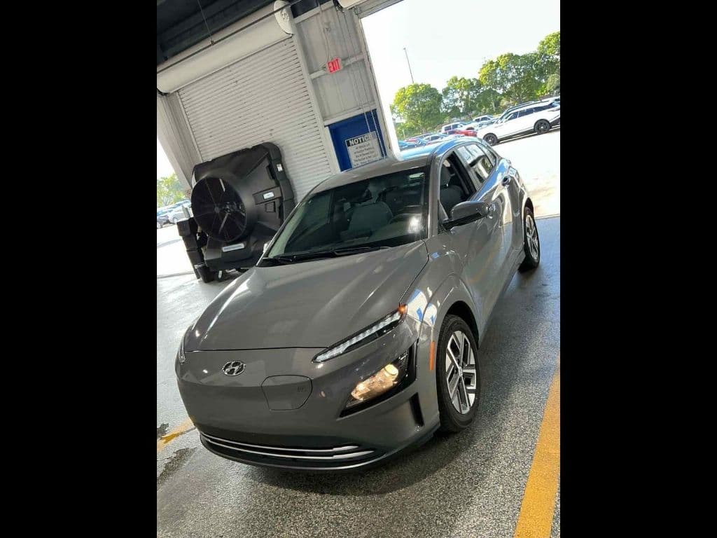 2023 Hyundai Kona EV view 1