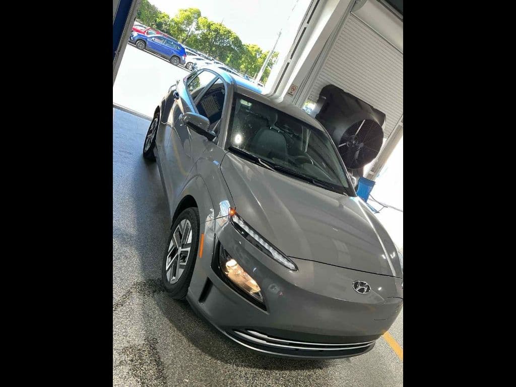 2023 Hyundai Kona EV view 2