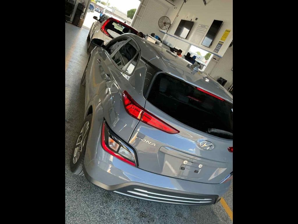 2023 Hyundai Kona EV view 4