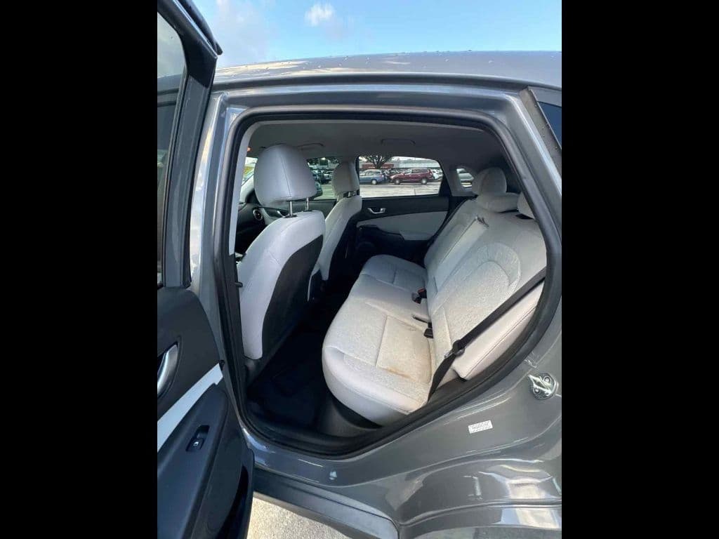 2023 Hyundai Kona EV view 6