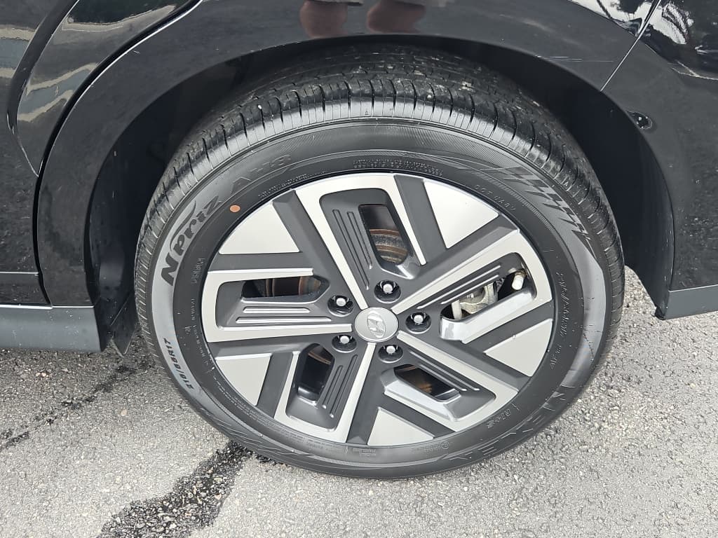 2023 Hyundai Kona EV view 30