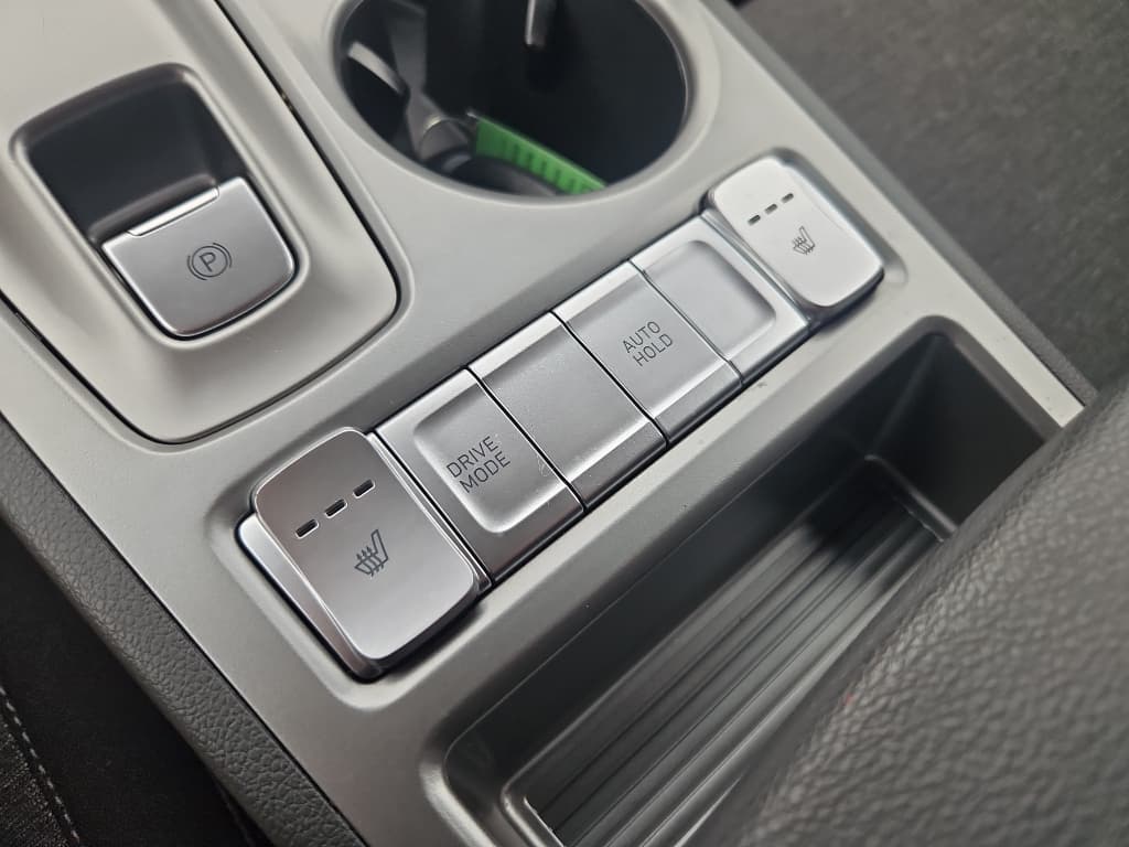 2023 Hyundai Kona EV view 17