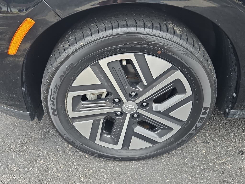 2023 Hyundai Kona EV view 24