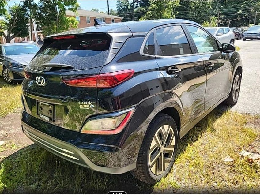 2023 Hyundai Kona EV view 2