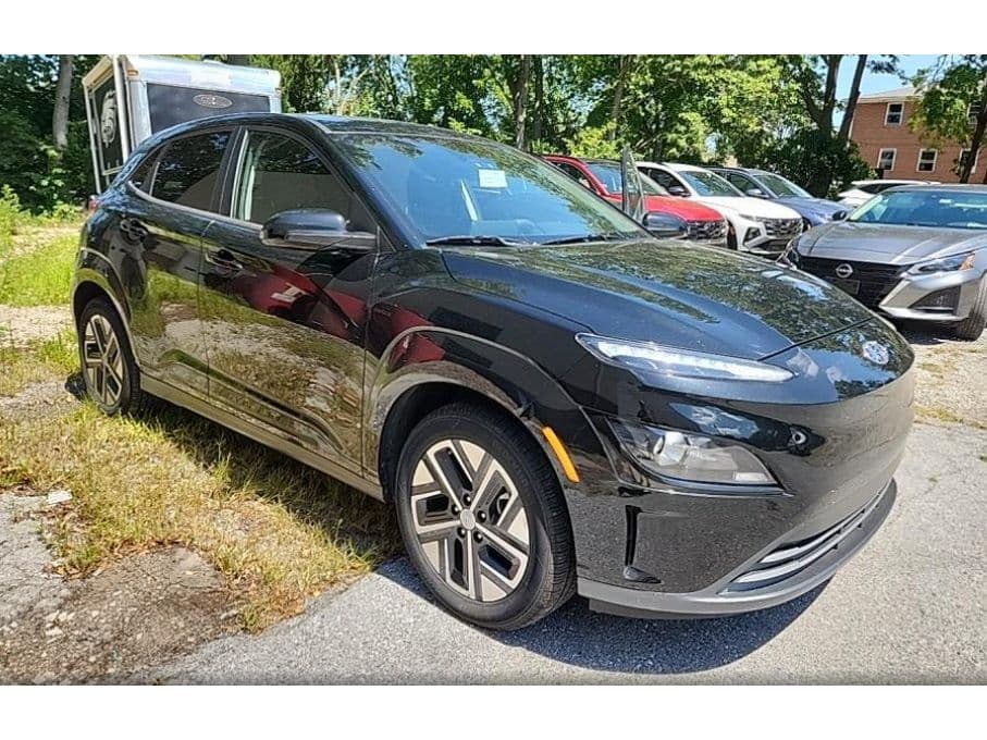 2023 Hyundai Kona EV view 3