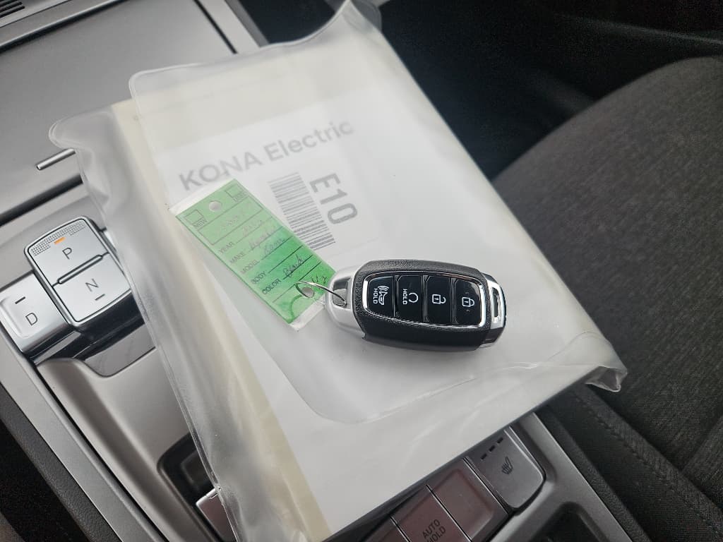 2023 Hyundai Kona EV view 19