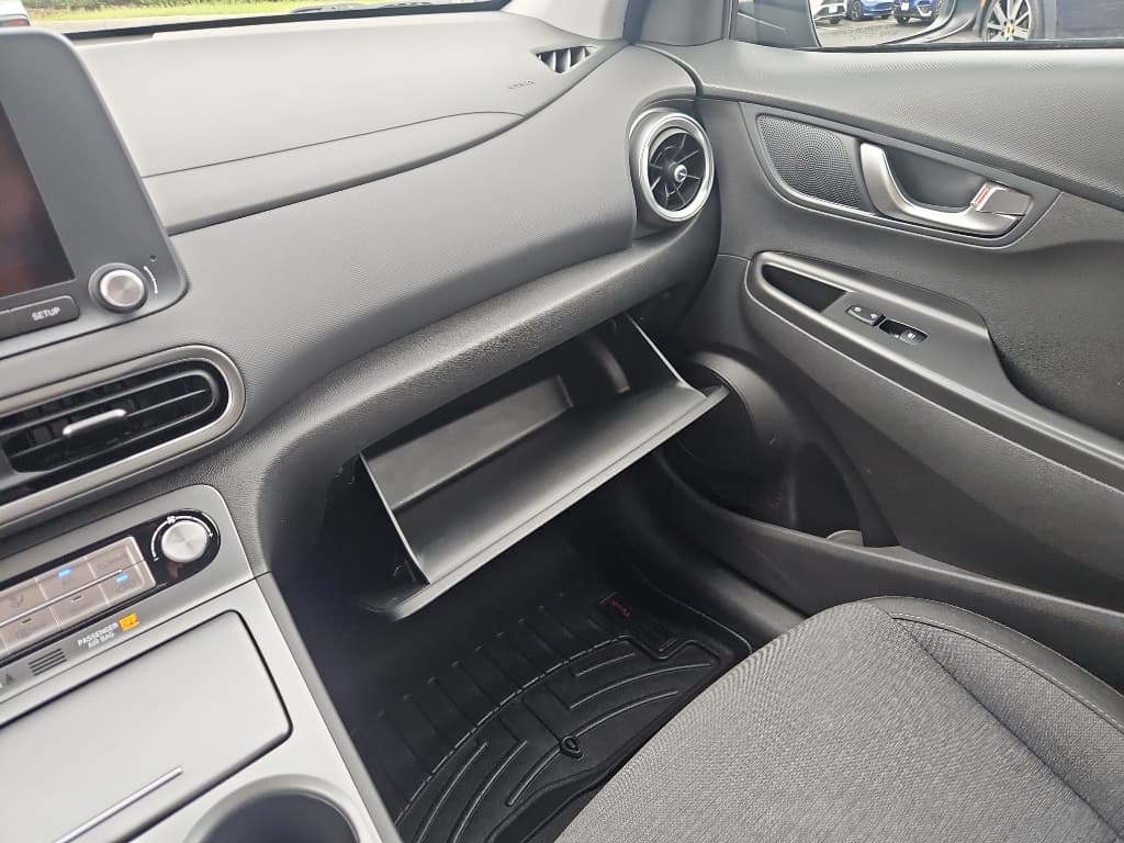 2023 Hyundai Kona EV view 18