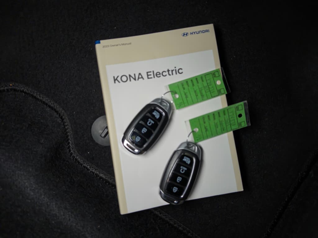 2023 Hyundai Kona EV view 24