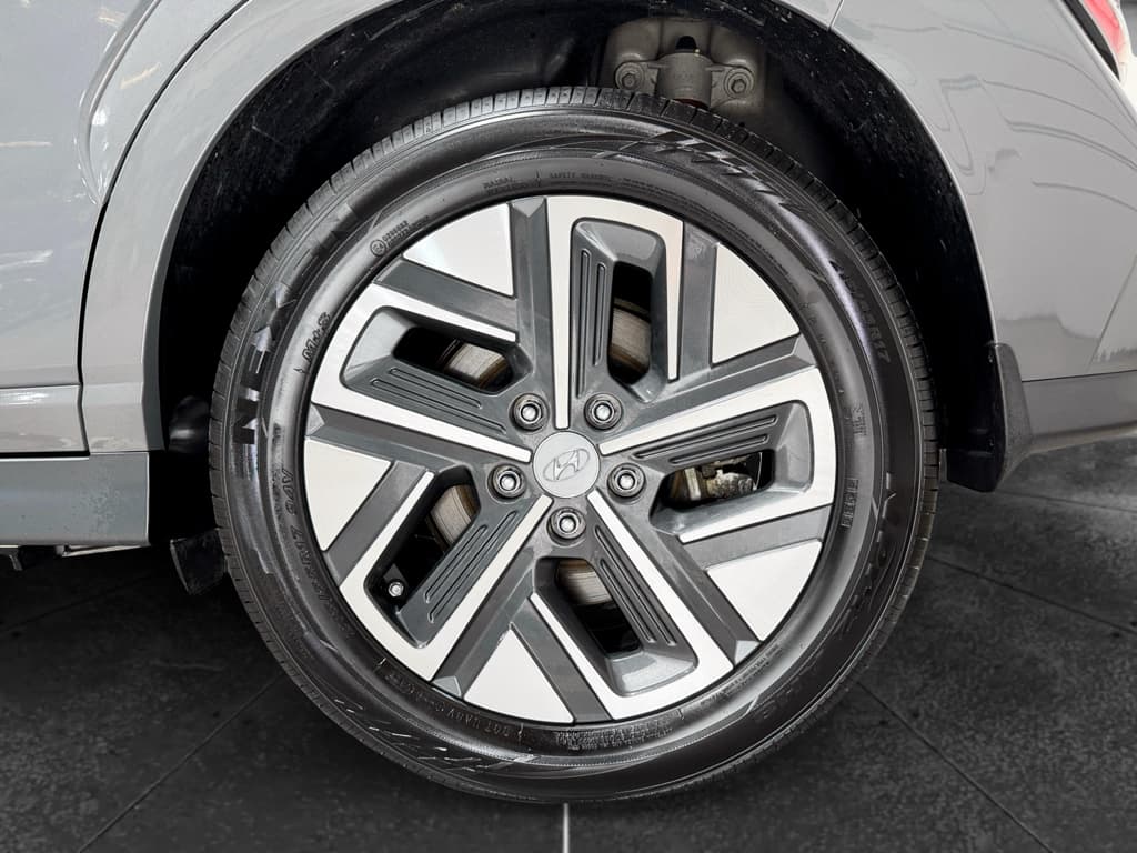 2023 Hyundai Kona EV view 36