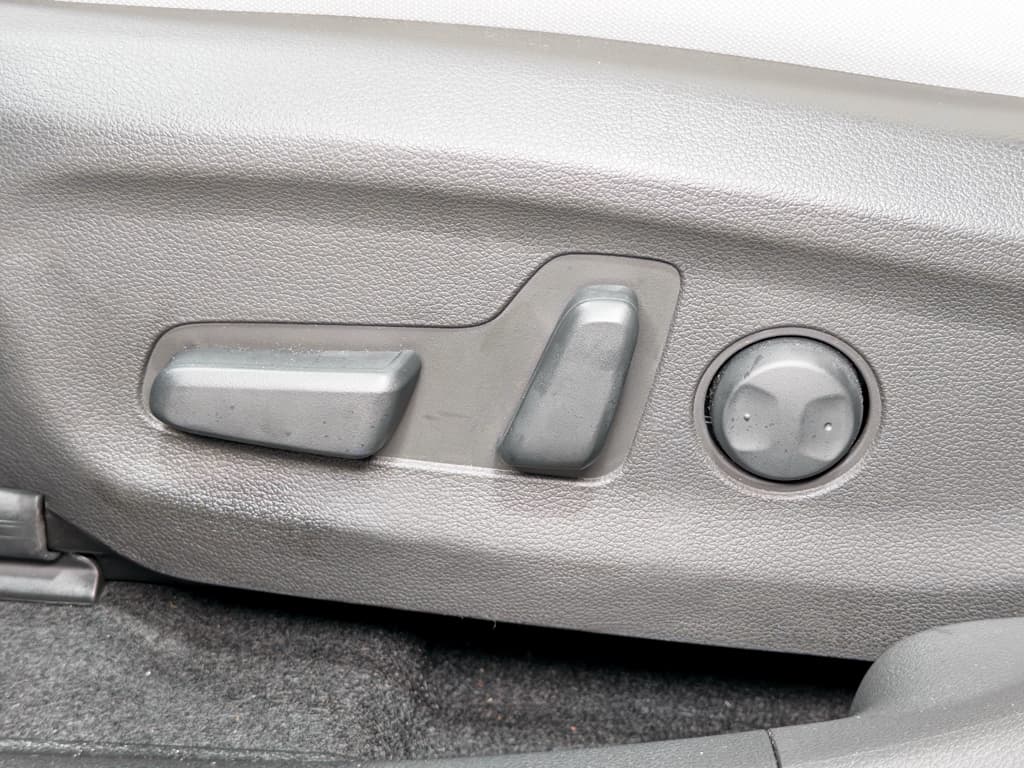 2023 Hyundai Kona EV view 6