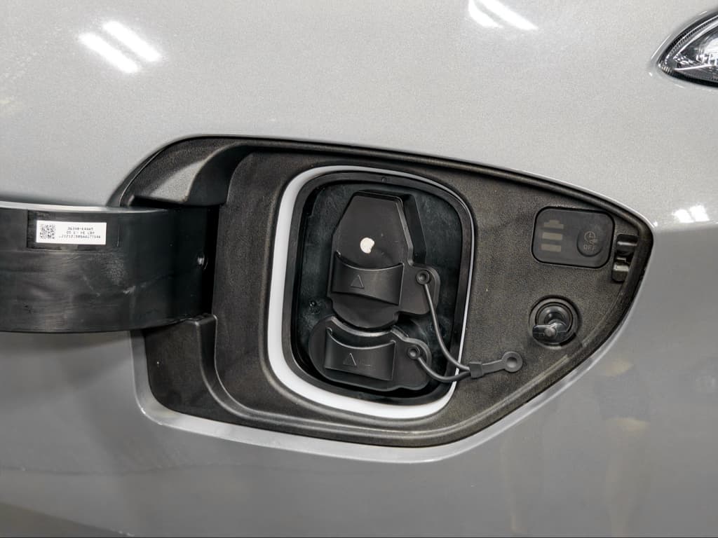 2023 Hyundai Kona EV view 5